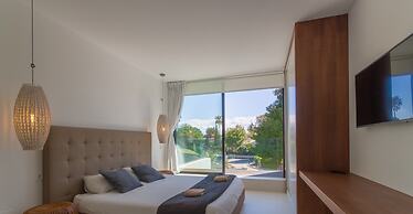 Beachside La Pau de Mar Villa With Pool