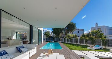 Beachside La Pau de Mar Villa With Pool