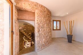 Villa in Spain With Private Pool & Beaches Nearby