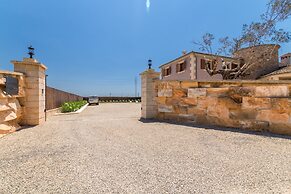 Villa in Spain With Private Pool & Beaches Nearby