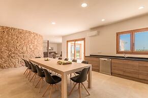 Villa in Spain With Private Pool & Beaches Nearby