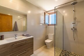 Villa in Spain With Private Pool & Beaches Nearby