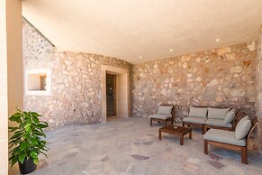 Villa in Spain With Private Pool & Beaches Nearby