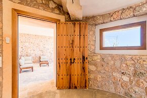 Villa in Spain With Private Pool & Beaches Nearby