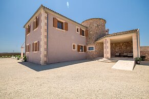 Villa in Spain With Private Pool & Beaches Nearby