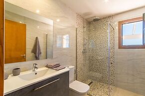 Villa in Spain With Private Pool & Beaches Nearby