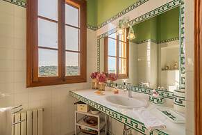 Spacious Lexiclati Villa With Pool