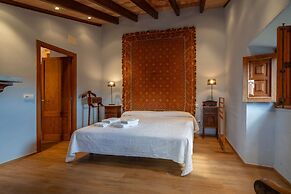 Spacious Lexiclati Villa With Pool