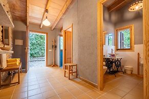Spacious Lexiclati Villa With Pool