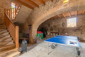 Spacious Lexiclati Villa With Pool