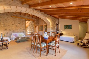 Spacious Lexiclati Villa With Pool