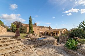 Spacious Lexiclati Villa With Pool