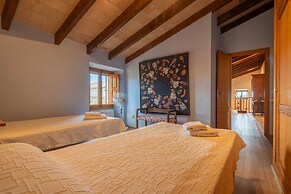 Spacious Lexiclati Villa With Pool