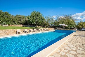 Spacious Lexiclati Villa With Pool