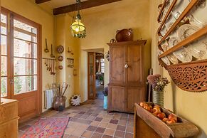 Spacious Lexiclati Villa With Pool