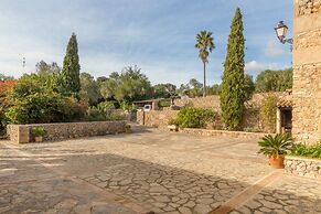 Spacious Lexiclati Villa With Pool