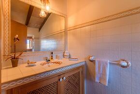 Spacious Lexiclati Villa With Pool