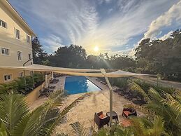 Hillside Condo - 2BR Charming APT Close to Strip!