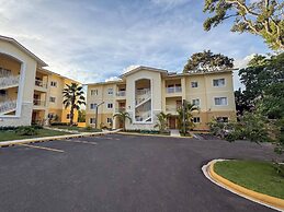 Hillside Condo - 2BR Charming APT Close to Strip!