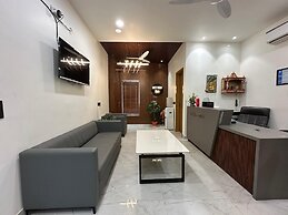 Hotel sky way inn