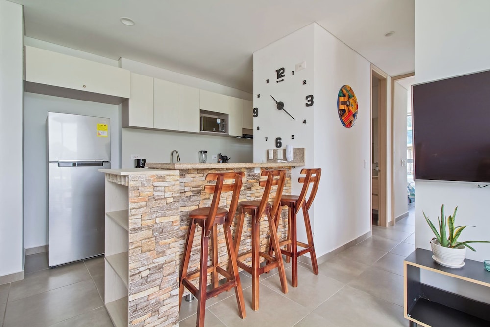 Salguero Suites By HostPro