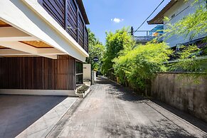 Cove Urbanest Inn
