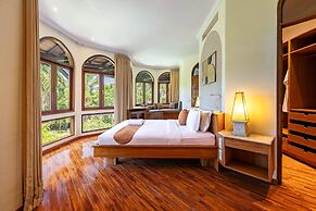 Cove Urbanest Inn