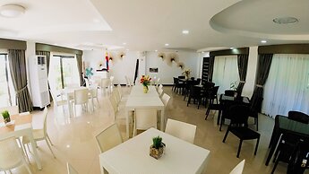 Sacaan Tropical Breeze Resort
