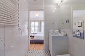 Charming Studio, Ideal for Smaller Groups