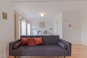 Charming Studio, Ideal for Smaller Groups