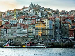 Central Porto With Comfort & Convenience