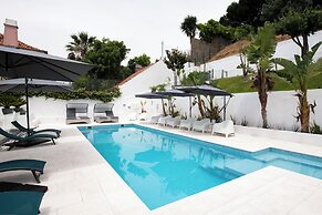 Avenue Hill Hotel