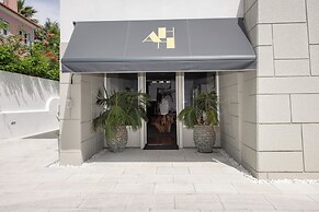 Avenue Hill Hotel