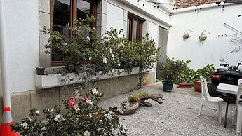 CASA DE LAS FLORES