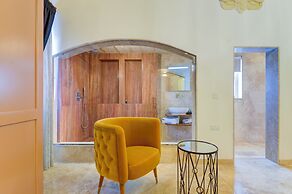 Room-ta' Karmenu - An 800 Year old Moder