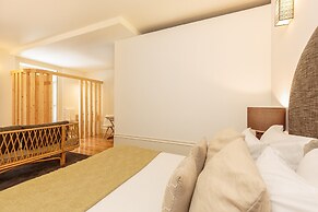 Modern Porto Studio With Essential Amenities