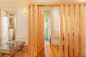 Modern Porto Studio With Essential Amenities