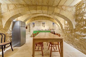 Room-ta´ Karmenu, an 800 Year old Modern