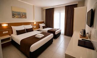PALM BEACH HOTEL