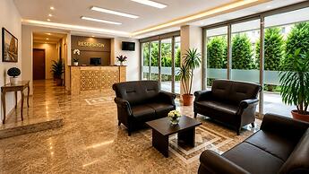 PALM BEACH HOTEL