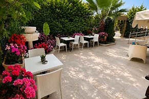 PALM BEACH HOTEL