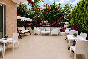 PALM BEACH HOTEL
