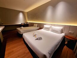 ROXY HOTEL MALIHAH