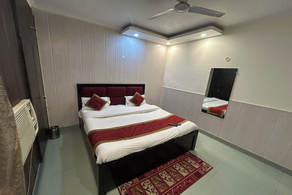 Hotel B K House