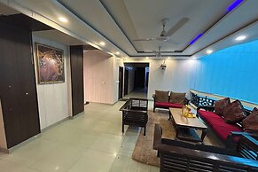 Hotel B K House