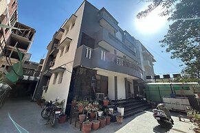 Hotel B K House