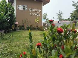 Suksabai Raiwan And Pool Villa