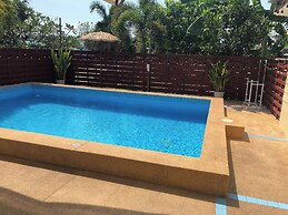 Suksabai Raiwan And Pool Villa