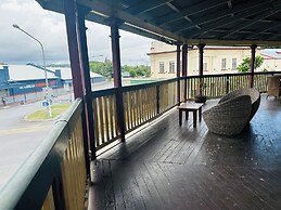 Mossman Exchange & Backpacker Resort