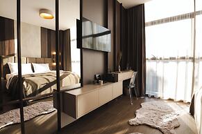 DISTRICT boutique
